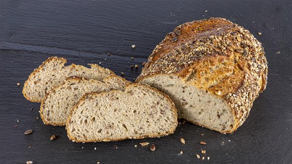 Groft surdejsbrød